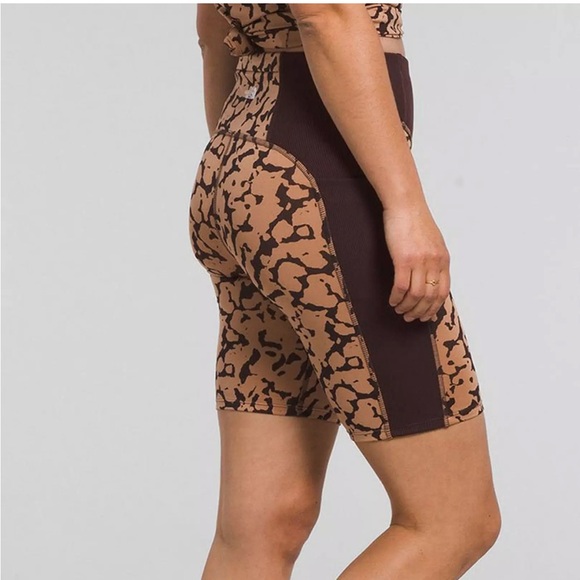 The North Face Women's Dune Sky 9" Tight Short - Picture 4 of 12